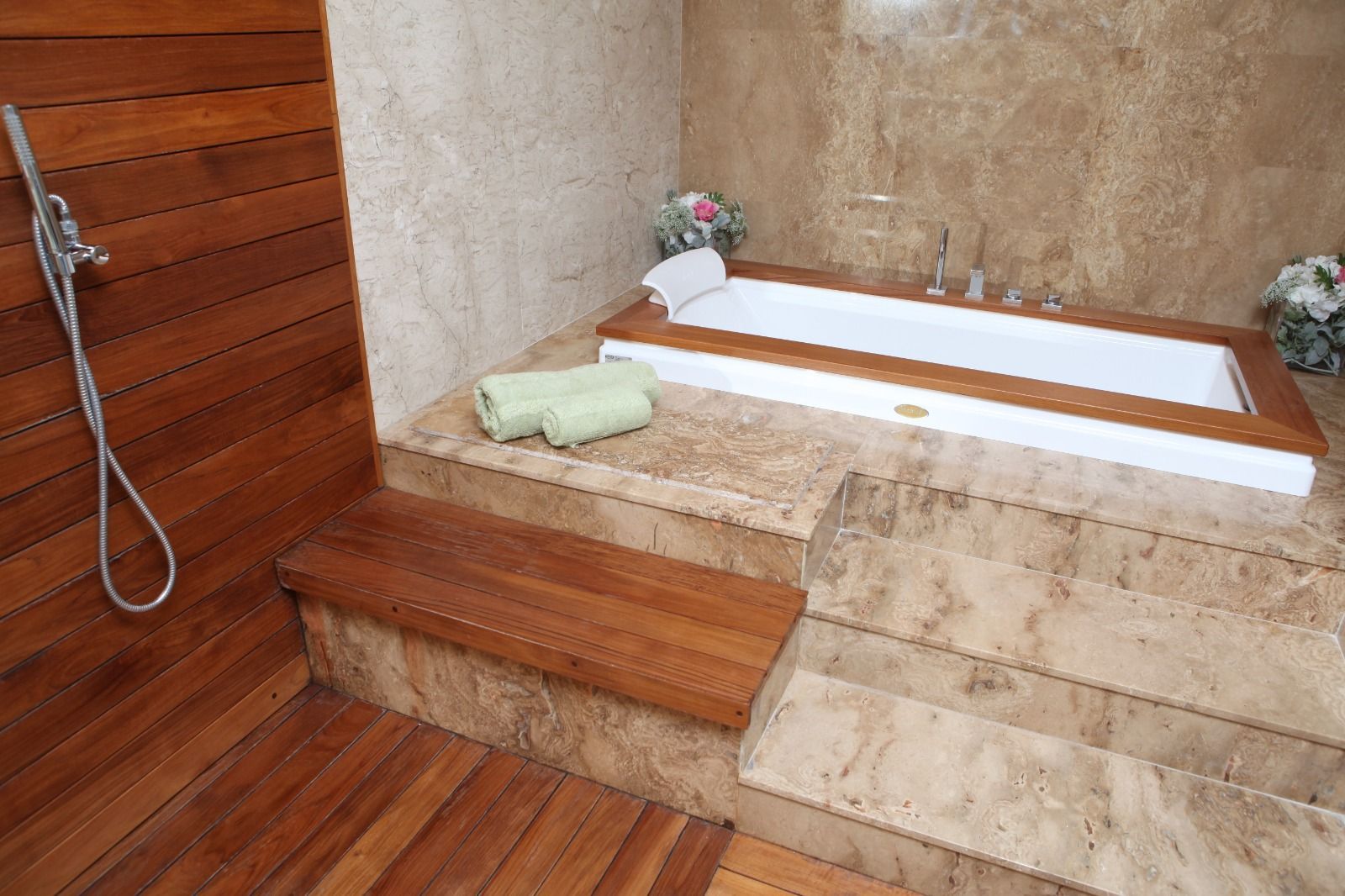 Luxury Apartment | Garden | Floreasca Lake