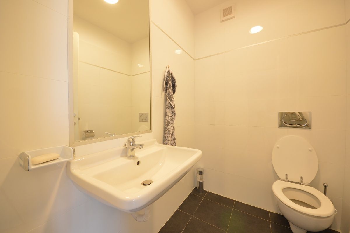 Apartament ,luminos , camera de dresing ,loc parcare subteran.