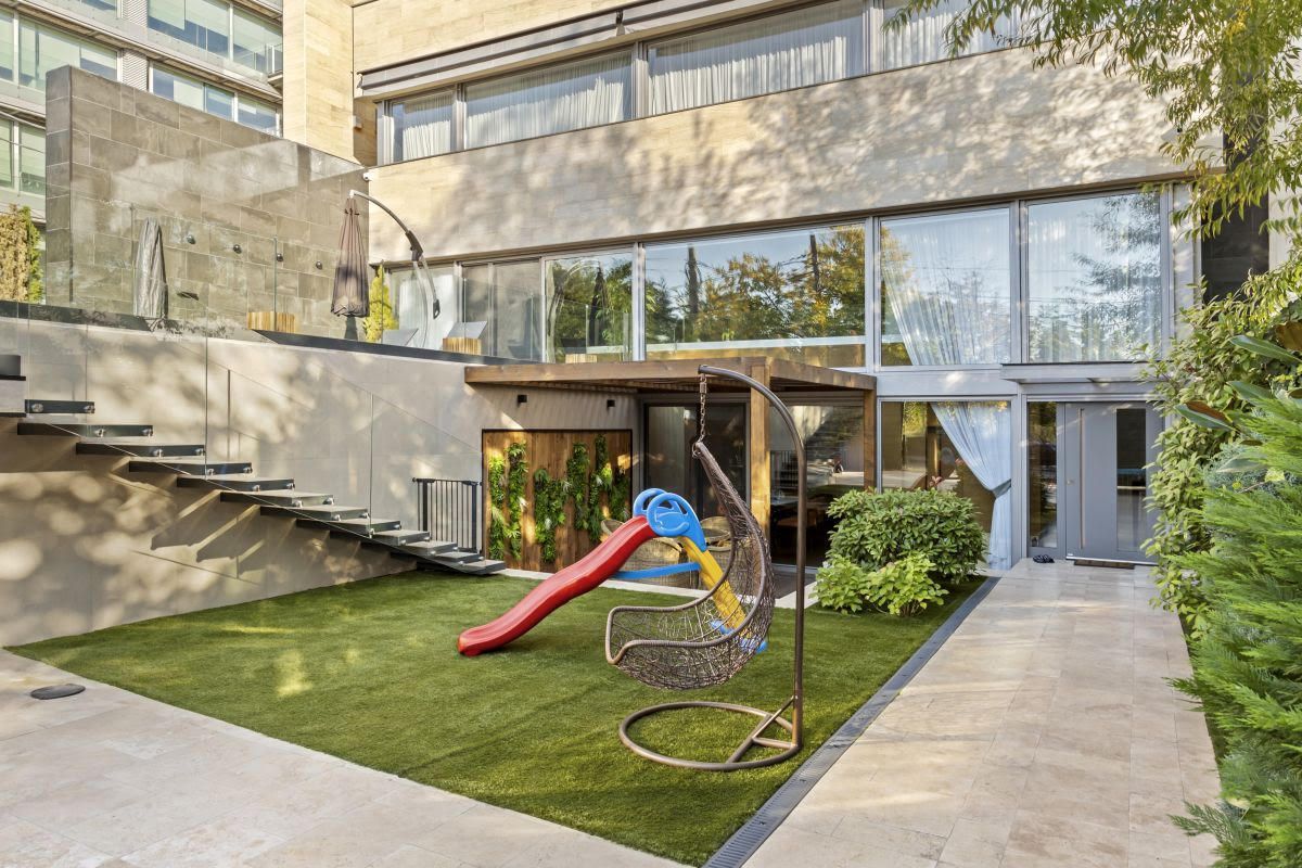 Villa Bellara | Luxury Homes | Exclusive villa overlooking Lake Floreasca