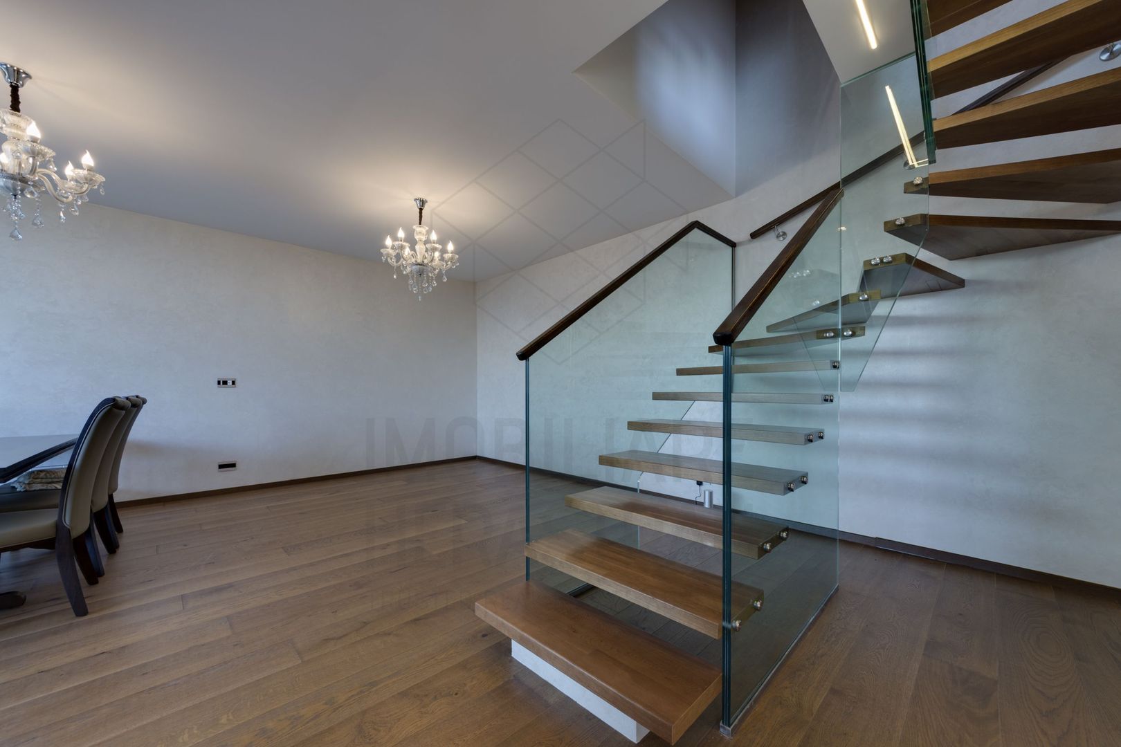 Casa Duplex | Voluntari