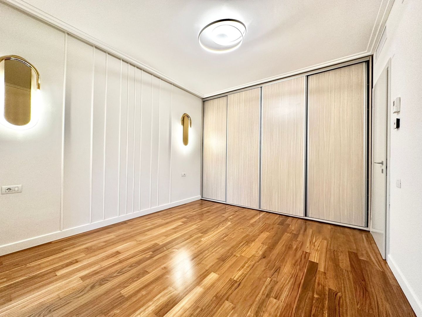 Washington Residence | Luxury 3 bedroom apartment for rent | Private garden