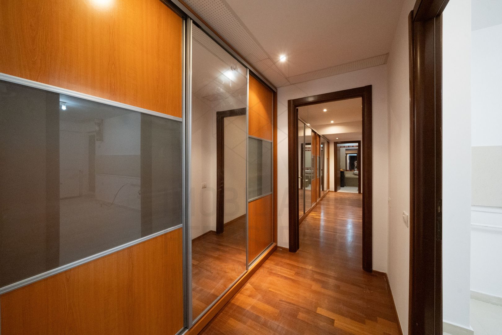 Apartament la parter cu 3 camere de vanzare in zona Soseaua Nordului