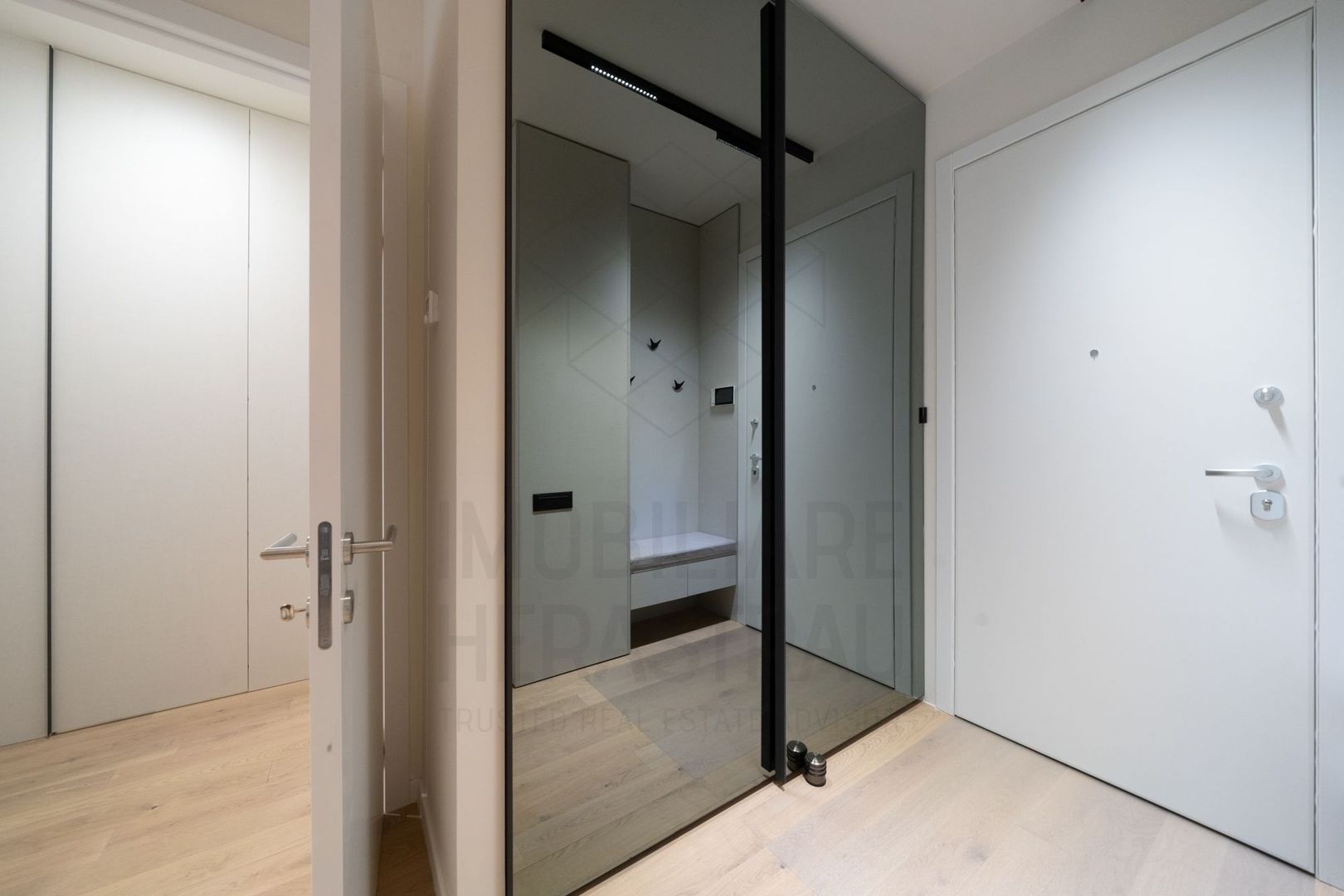 Win Herastrau | 2 camere de inchiriat | Vedere parc