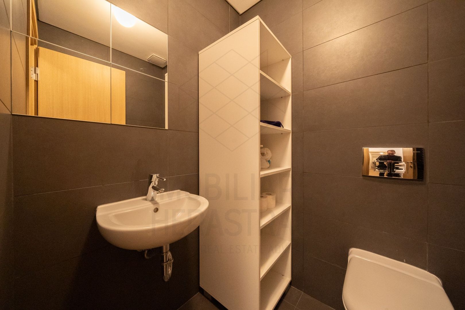 Upground | 2 camere spatioase cu o super vedere | Centrala proprie