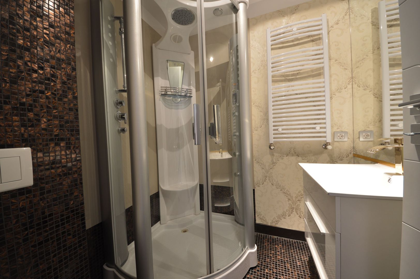 Spatios,complet renovat,mobilat lux,parcare