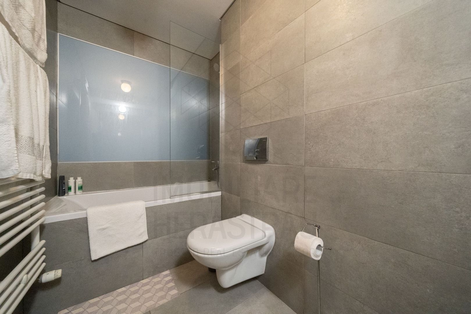 Upground | 2 camere spatioase cu o super vedere | Centrala proprie