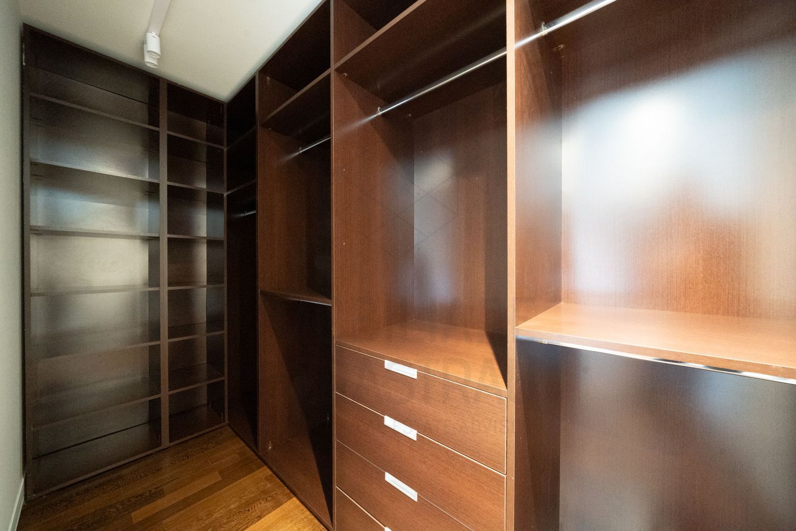 Verdi Park Suite | Floreasca | Parcare și boxa