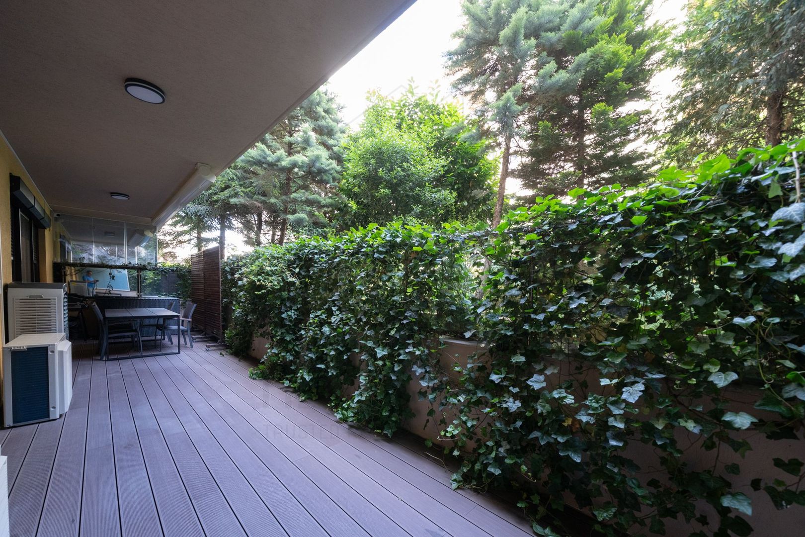 Garden Suite | Apartament superb cu terasa si gradina | 2 locuri de parcare