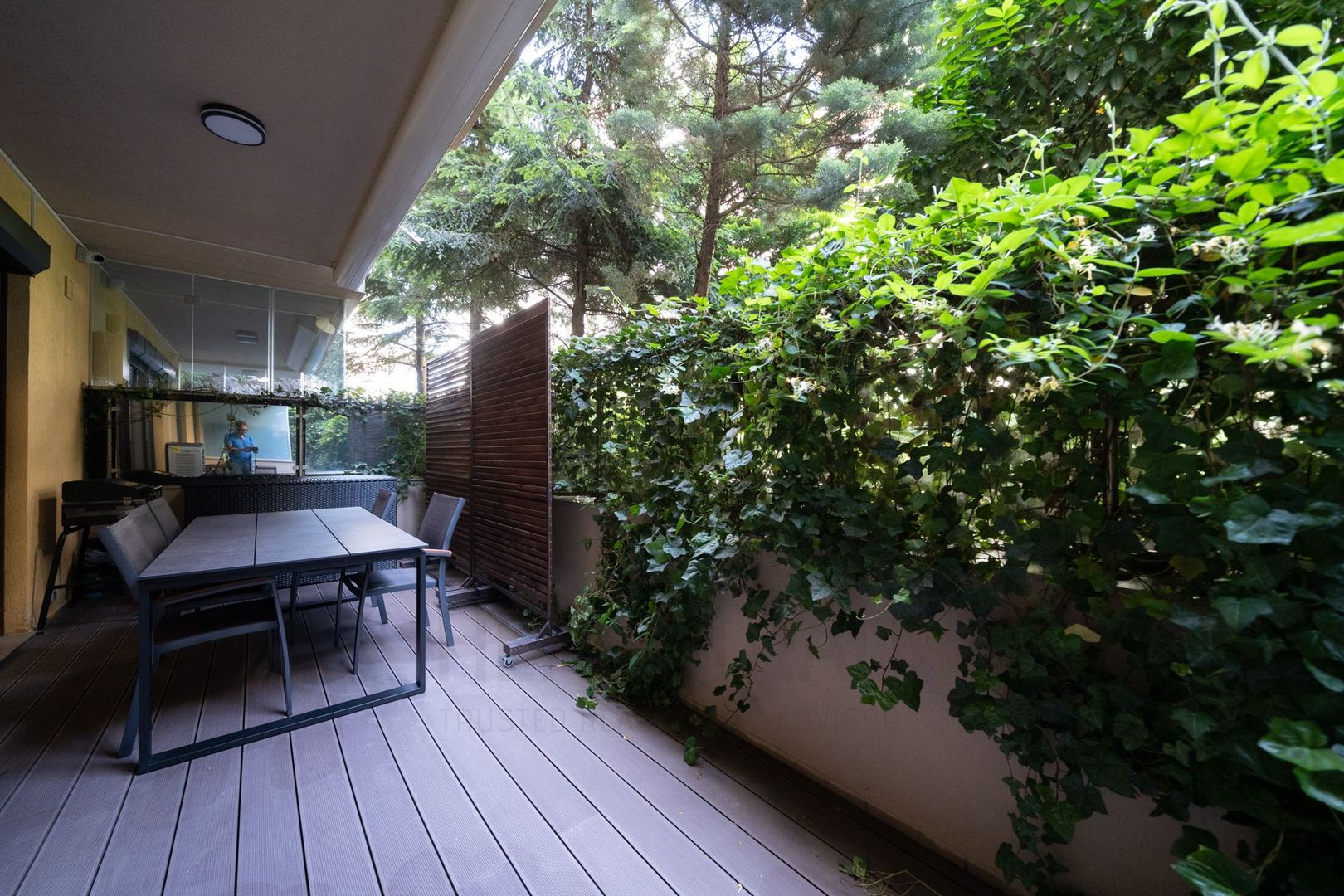 Garden Suite | Apartament superb cu terasa si gradina | 2 locuri de parcare