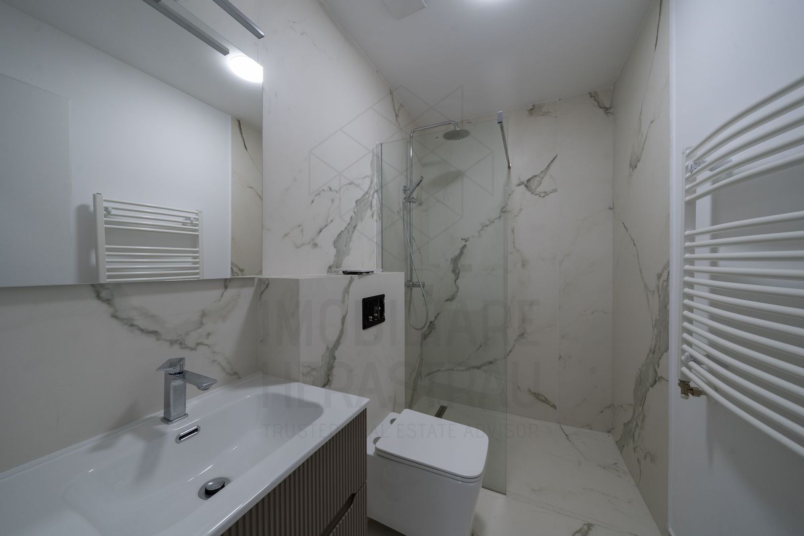 Apartament 4 camere Aviatiei | La 3 minute de metrou