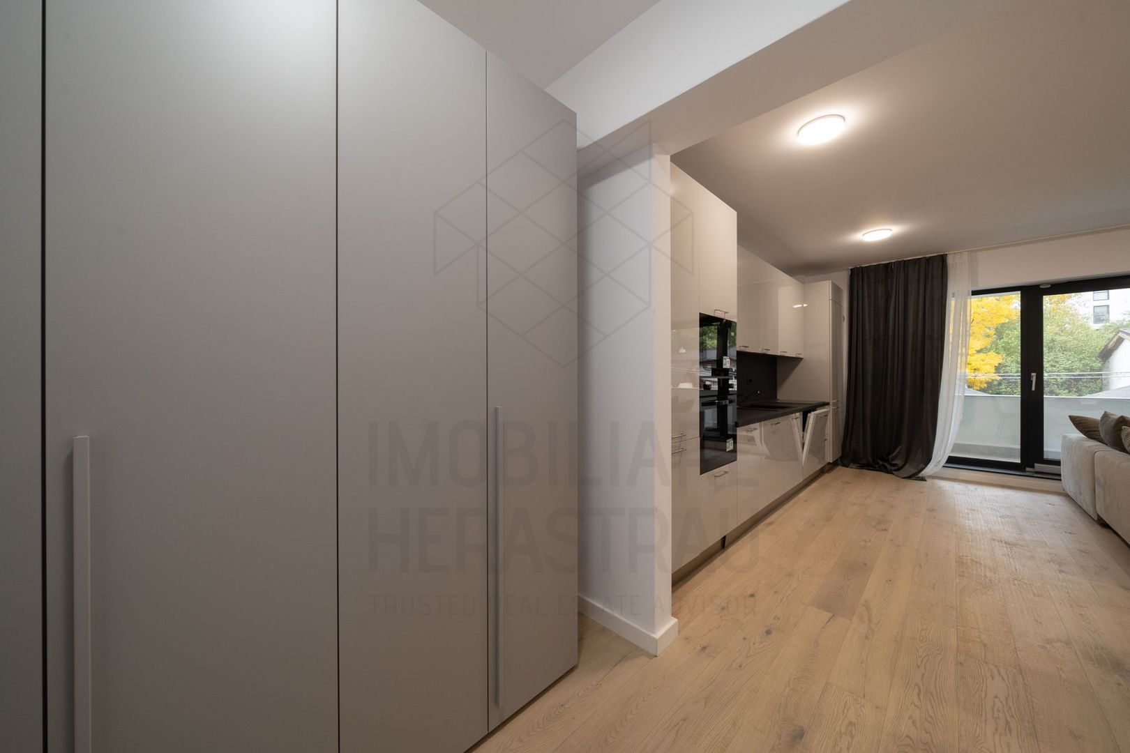 Apartament 4 camere Aviatiei | La 3 minute de metrou