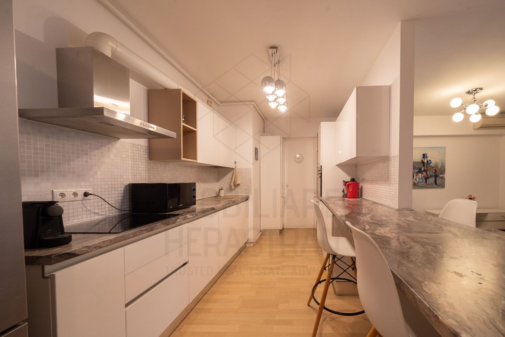Upground | 2 camere spatioase cu o super vedere | Centrala proprie